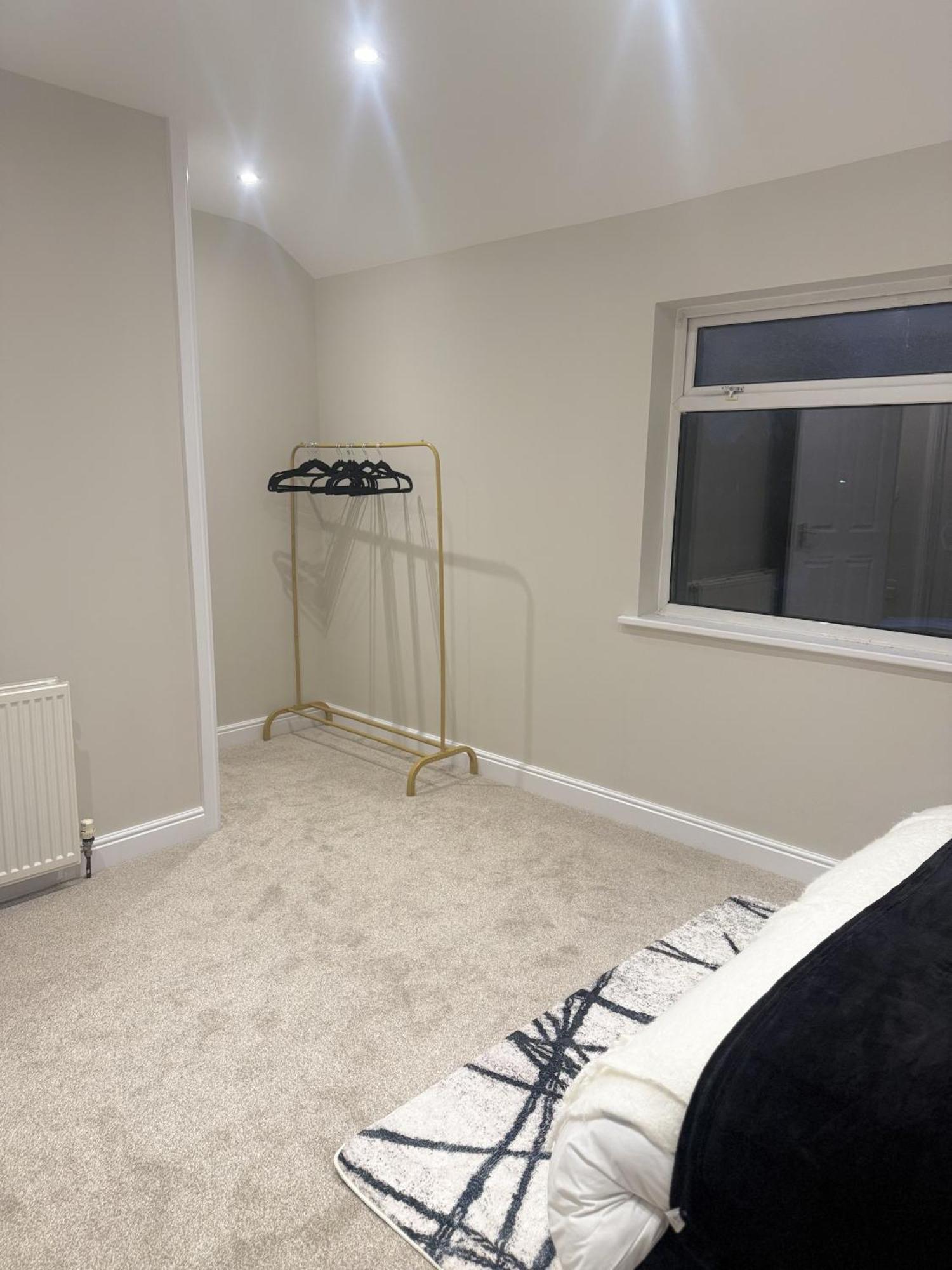 Luxury Harborne Home, Perfect For Contractors & Families 5 Mins From Qe & Uni Holiday home
